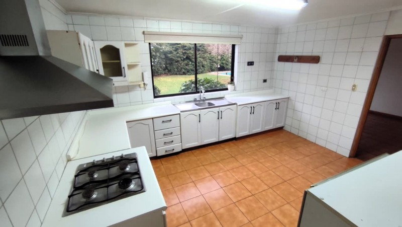 Casa de 300M² Con Piscina y Quincho en Venta/arriendo, L.a