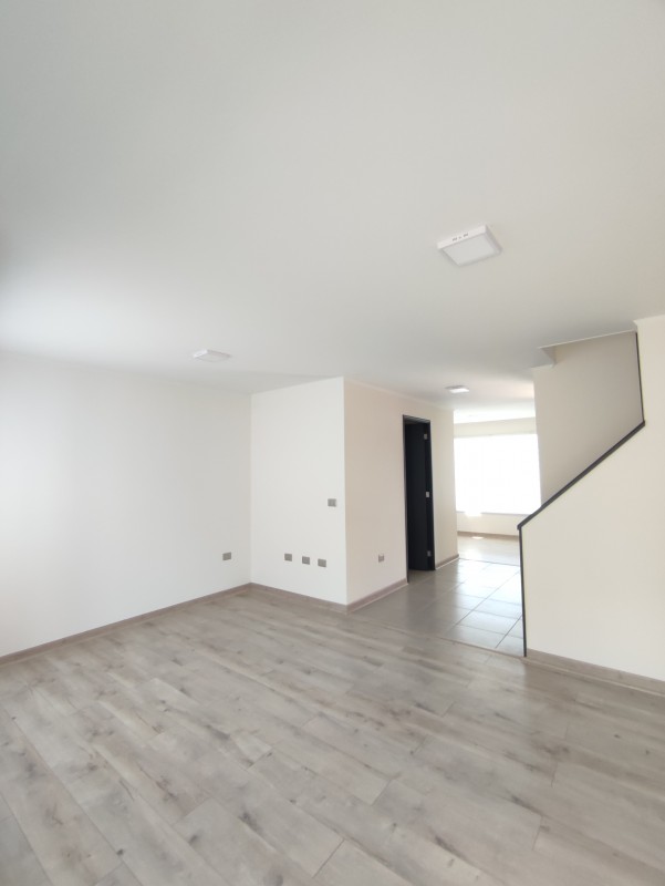 Arriendo Casa en Interior de Condominio Puerto Madero, L.a.