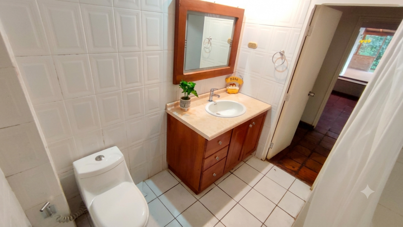 Casa de 300M² Con Piscina y Quincho en Venta/arriendo, L.a