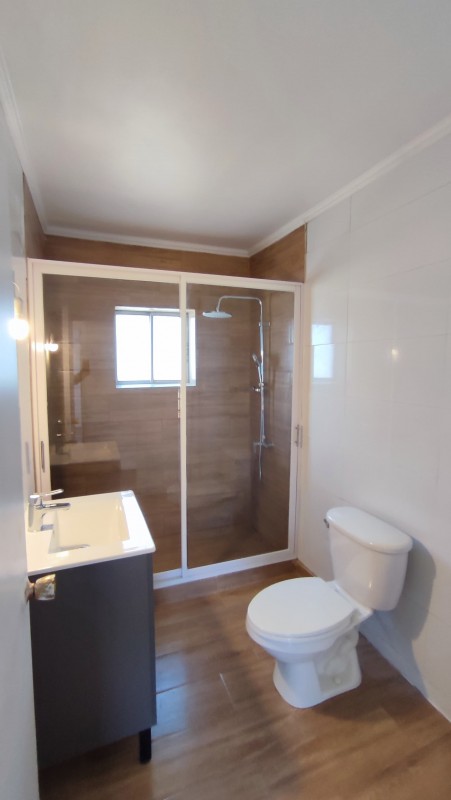 Arriendo Casa Comercial en Barrio Universitario, los