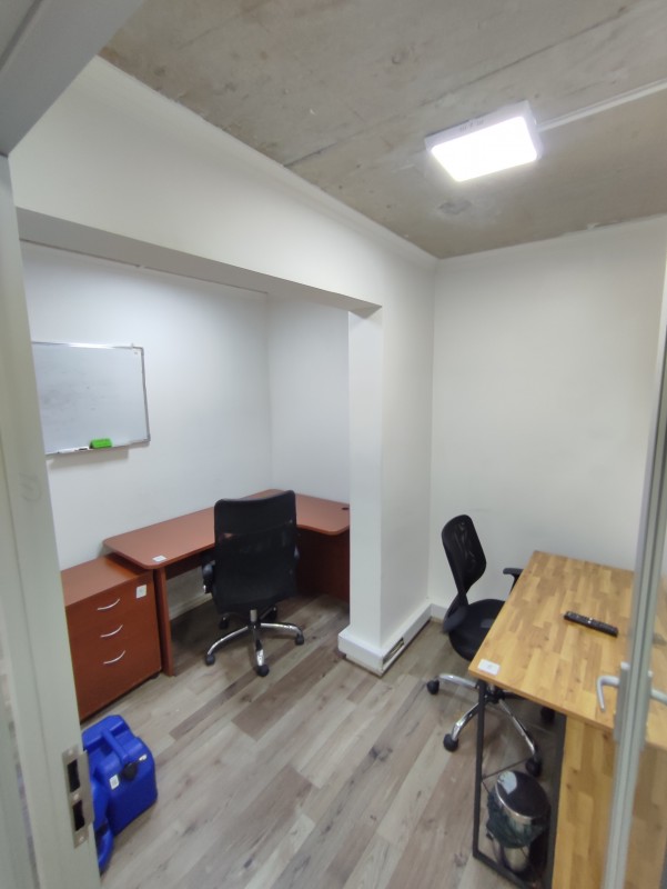 Arriendo Oficinas en el Centro de los Ángeles, 6 Privados