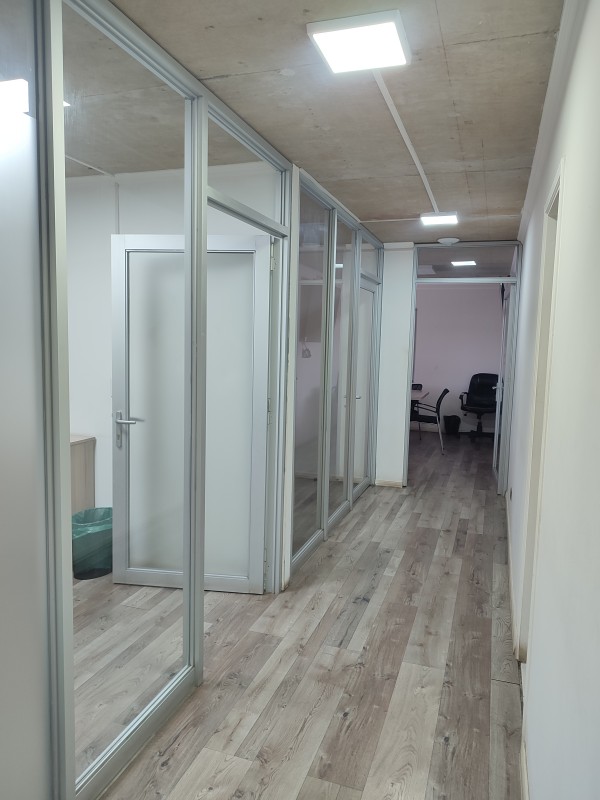 Arriendo Oficinas en el Centro de los Ángeles, 6 Privados