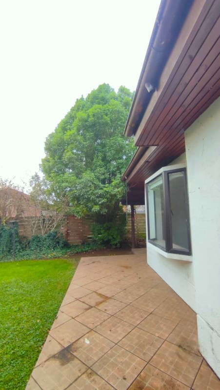 Casa de 300M² Con Piscina y Quincho en Venta/arriendo, L.a