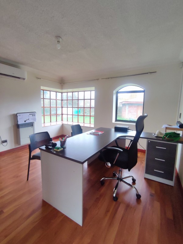 Arriendo Casa/oficina de 6 Dormitorios, C. San Antonio, L.a.