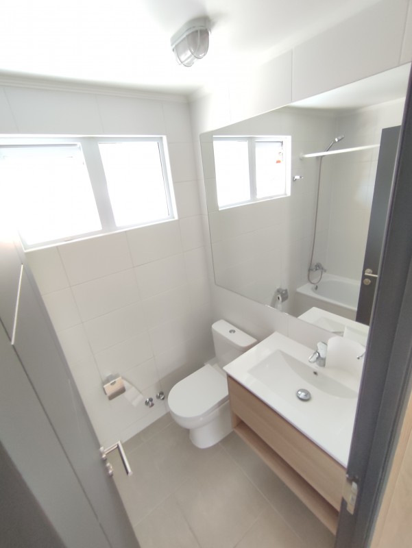 Arriendo Casa en Interior de Condominio Puerto Madero, L.a.