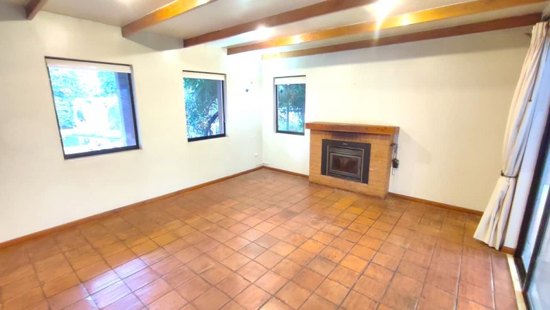 Casa de 300M² Con Piscina y Quincho en Venta/arriendo, L.a