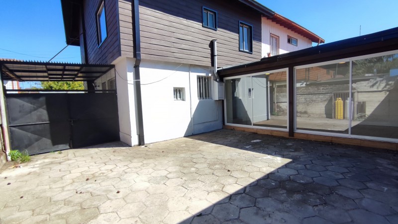 Arriendo Casa Comercial en Barrio Universitario, los