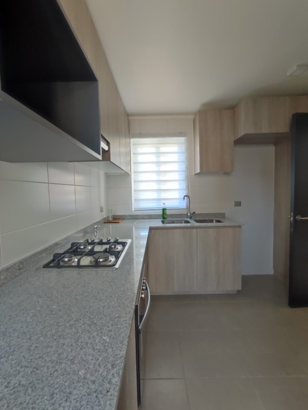 Arriendo Casa en Interior de Condominio Puerto Madero, L.a.