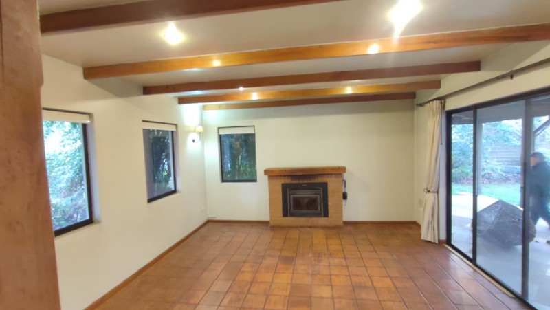 Casa de 300M² Con Piscina y Quincho en Venta/arriendo, L.a