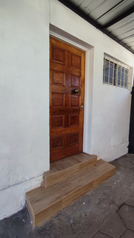 Arriendo Casa Comercial en Barrio Universitario, los