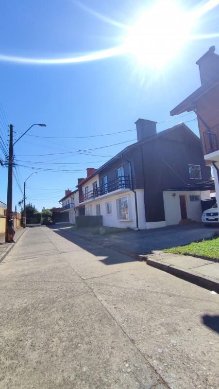 Arriendo Casa Comercial en Barrio Universitario, los