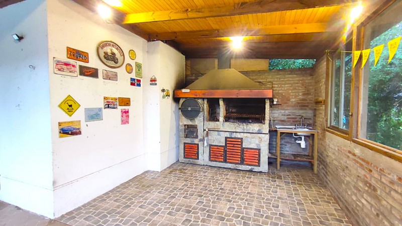 Casa de 300M² Con Piscina y Quincho en Venta/arriendo, L.a