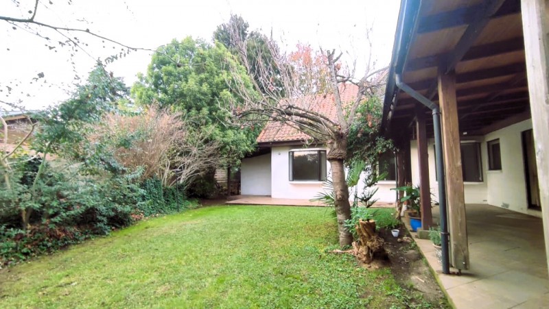 Casa de 300M² Con Piscina y Quincho en Venta/arriendo, L.a