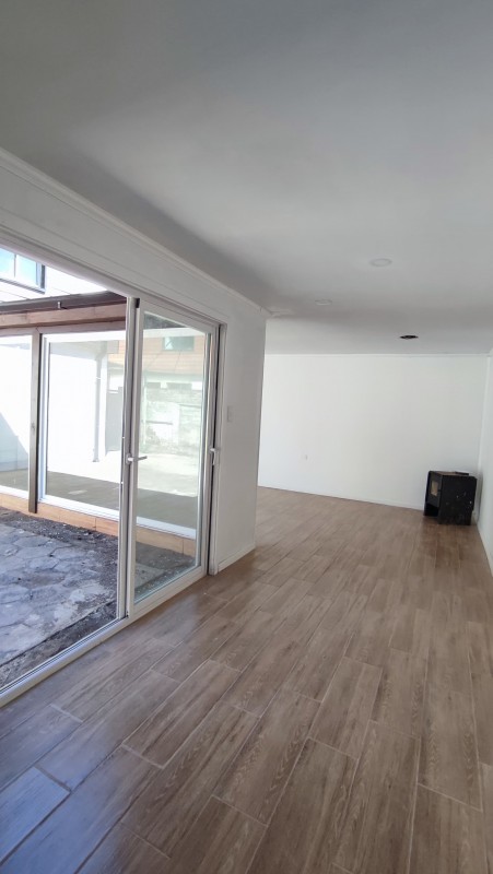 Arriendo Casa Comercial en Barrio Universitario, los