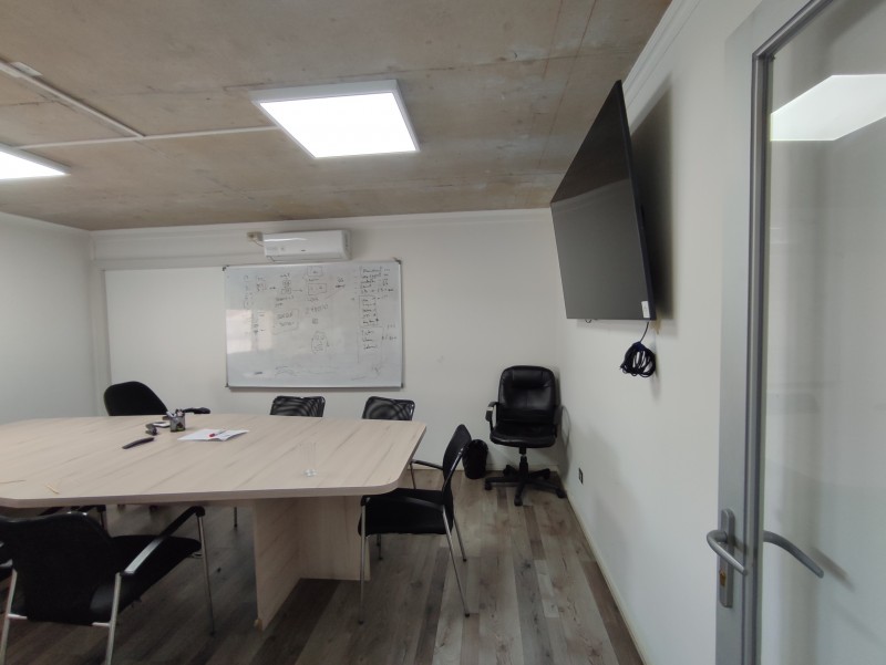 Arriendo Oficinas en el Centro de los Ángeles, 6 Privados