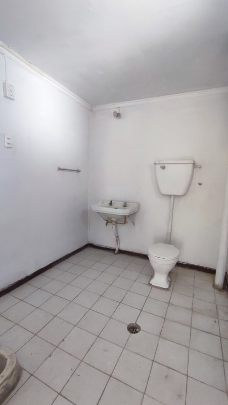 Arriendo Casa Comercial en Barrio Universitario, los