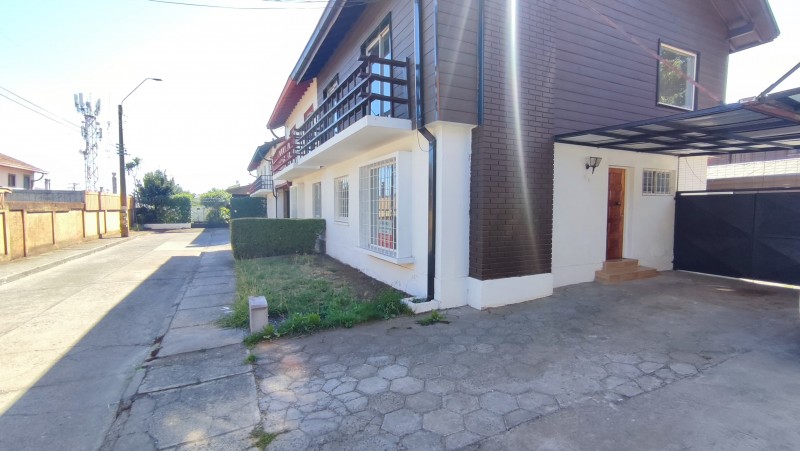 Arriendo Casa Comercial en Barrio Universitario, los