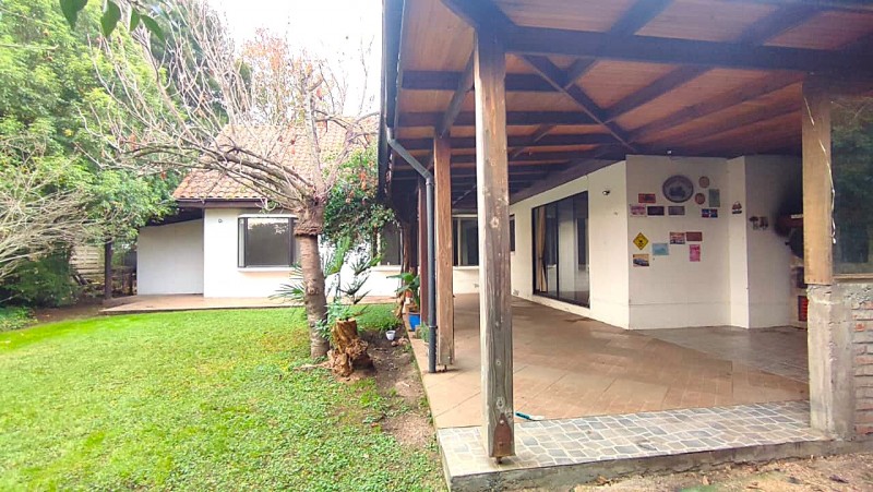 Casa de 300M² Con Piscina y Quincho en Venta/arriendo, L.a