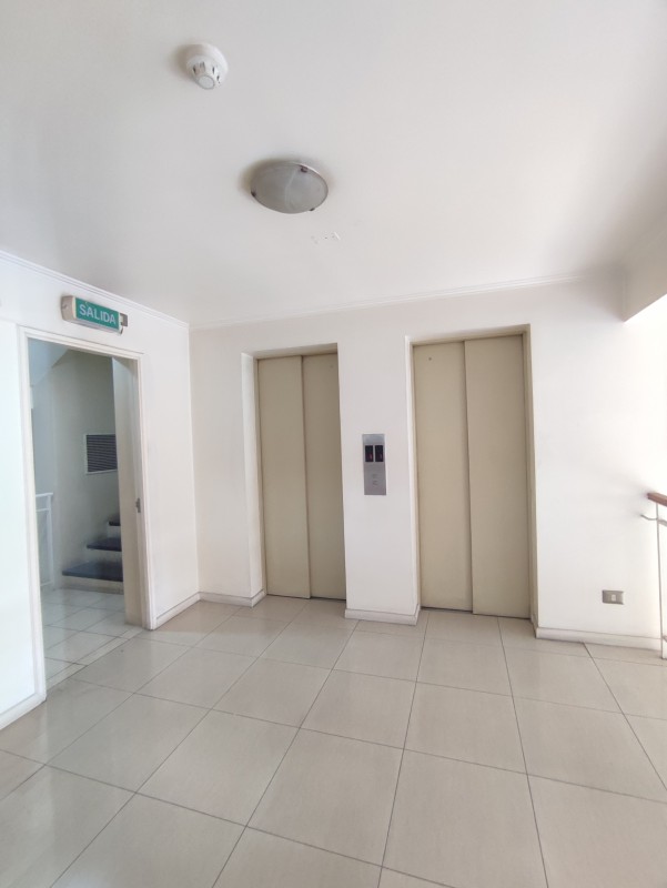 Arriendo Oficinas en el Centro de los Ángeles, 6 Privados