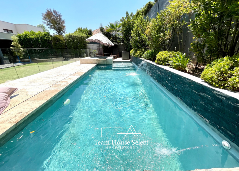 Excelente Casa en Venta en Piedra Roja Chicureo 5D