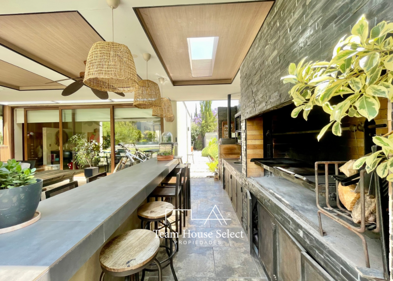Excelente Casa en Venta en Piedra Roja Chicureo 5D