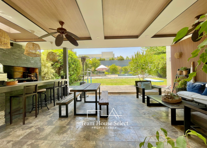 Excelente Casa en Venta en Piedra Roja Chicureo 5D