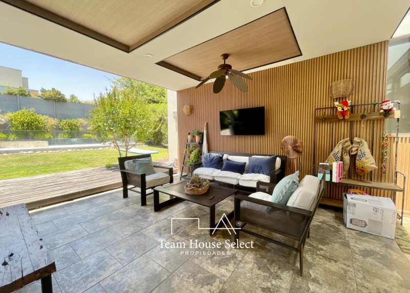 Excelente Casa en Venta en Piedra Roja Chicureo 5D