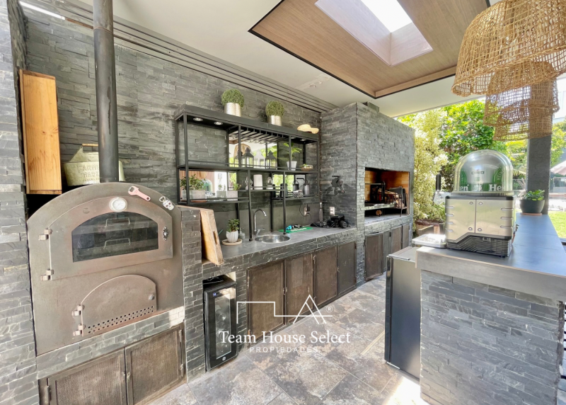 Excelente Casa en Venta en Piedra Roja Chicureo 5D