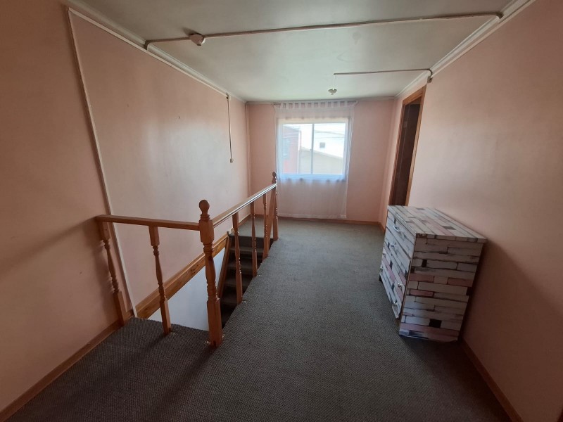 en Venta Casa de Dos Pisos en Villa los Volcanes - Chillán