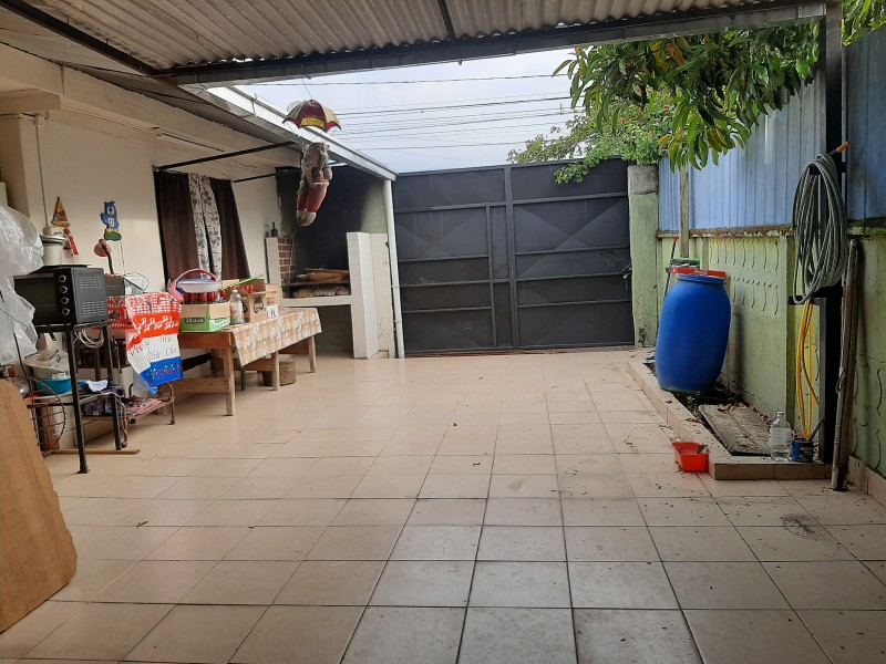 Casa Esquina Con Negocio Funcionando.