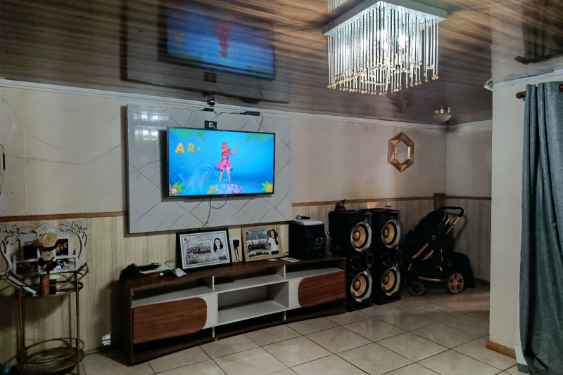 Venta Casa la Pampa: 7 Dormitorios | Cercana A Hospital