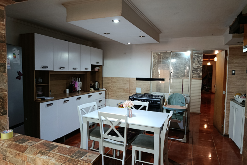 Venta Casa la Pampa: 7 Dormitorios | Cercana A Hospital