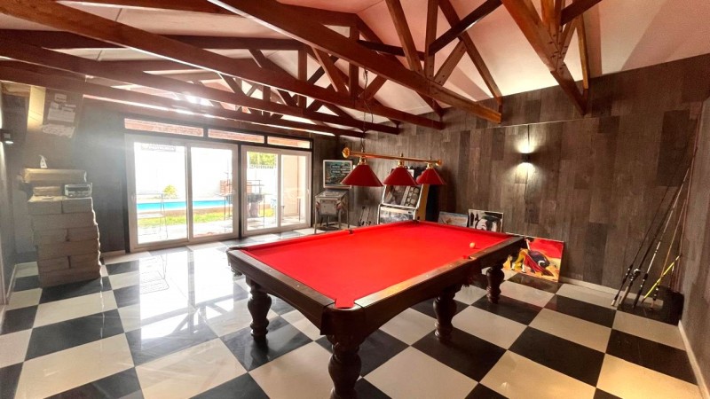 en Venta Moderna Casa Con Piscina en Padre Hurtado