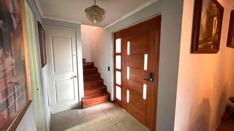 en Venta Moderna Casa Con Piscina en Padre Hurtado