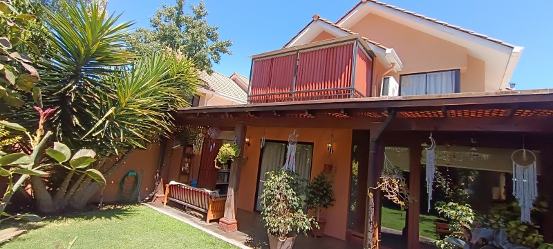 Casa Aislada en Ciudad Satélite Maipú | 5D 3B | Quincho