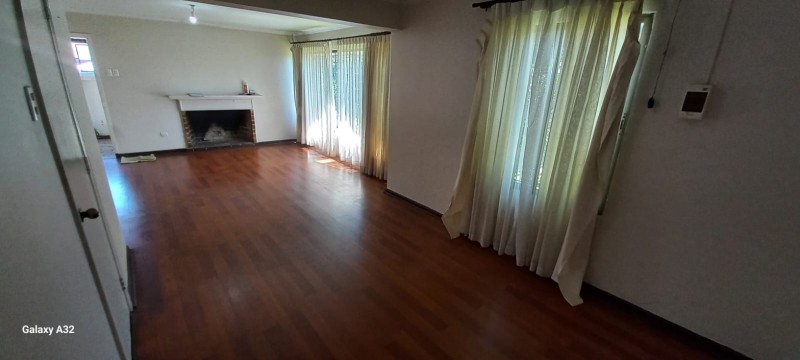 Se Vende Amplia y Segura Casa en Excelente Sector de Curicó