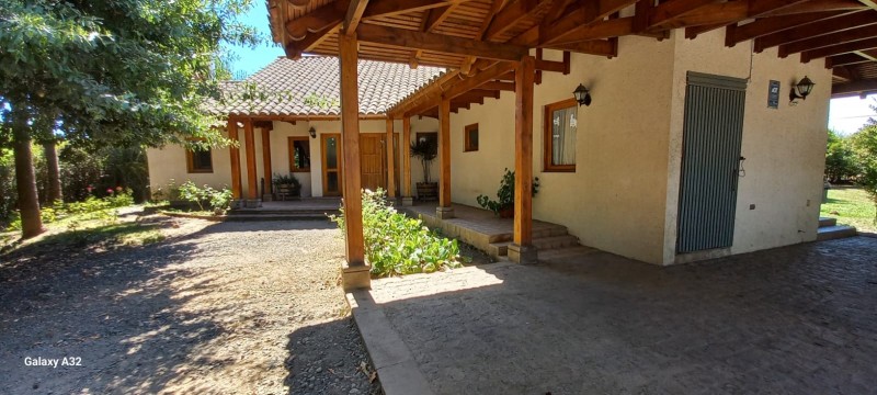 Se Vende Hermosa Casa Estilo Chileno en Parcela – Romeral