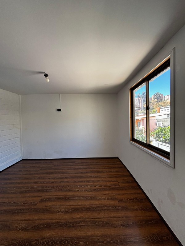 📢 Atención!, Casa 2 Niveles Pareada, Sector Limonares Viña