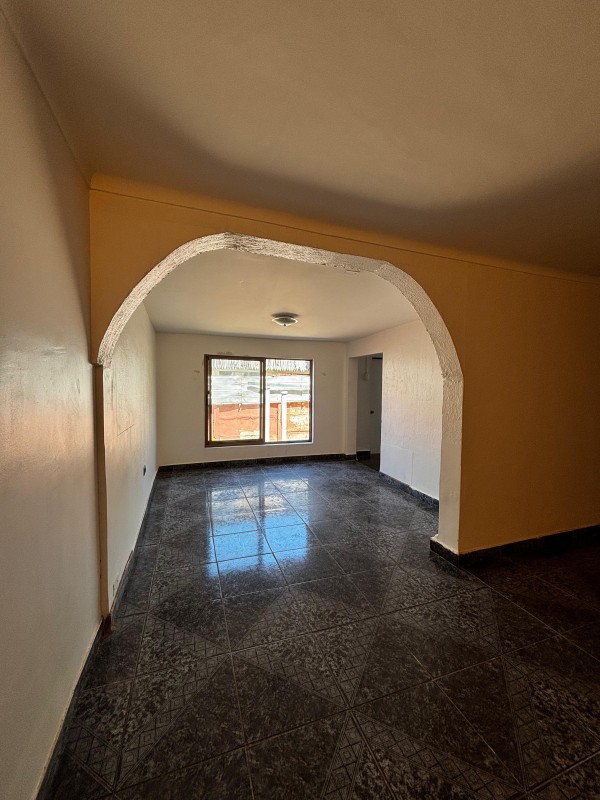 📢 Atención!, Casa 2 Niveles Pareada, Sector Limonares Viña