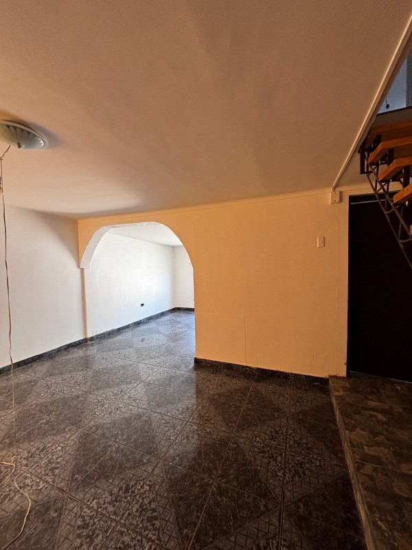 📢 Atención!, Casa 2 Niveles Pareada, Sector Limonares Viña