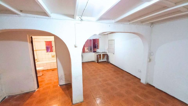 Dos Propiedades Comerciales en Venta Cerro Navia | Metro Est