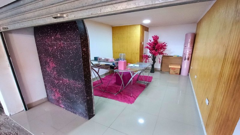 Propiedad Con Fines Comerciales | en Venta | C. Navia | 3 Lo