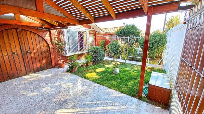 Casa Avenida en Venta | Estacionamiento | Metro Laguna Sur (