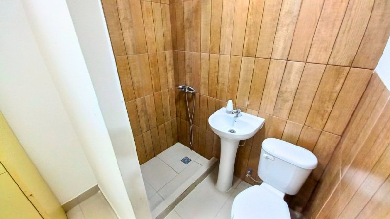 Propiedad Con Fines Comerciales | en Venta | C. Navia | 3 Lo