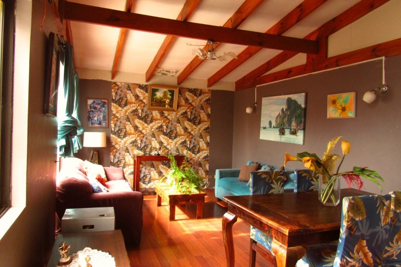 Casa Independiente de un Piso. Excelente Estado.