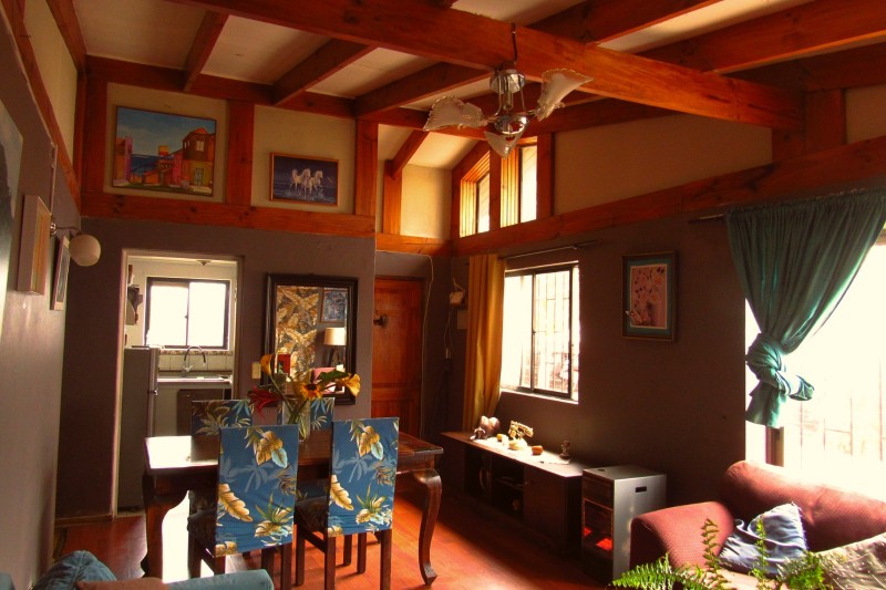 Casa Independiente de un Piso. Excelente Estado.
