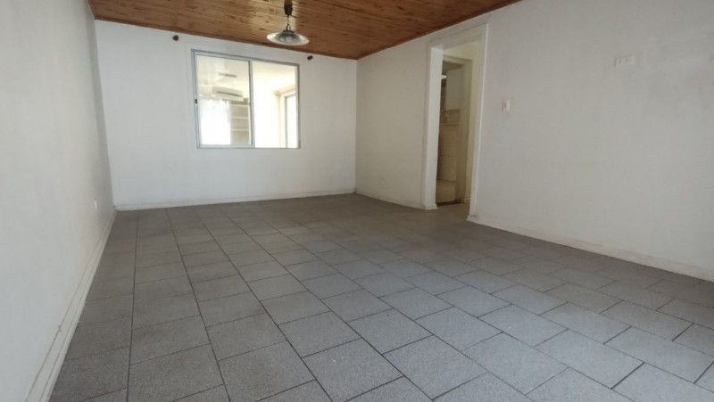 Casa Urbana, Amplio Terreno Riesco Arriba, San Vicente