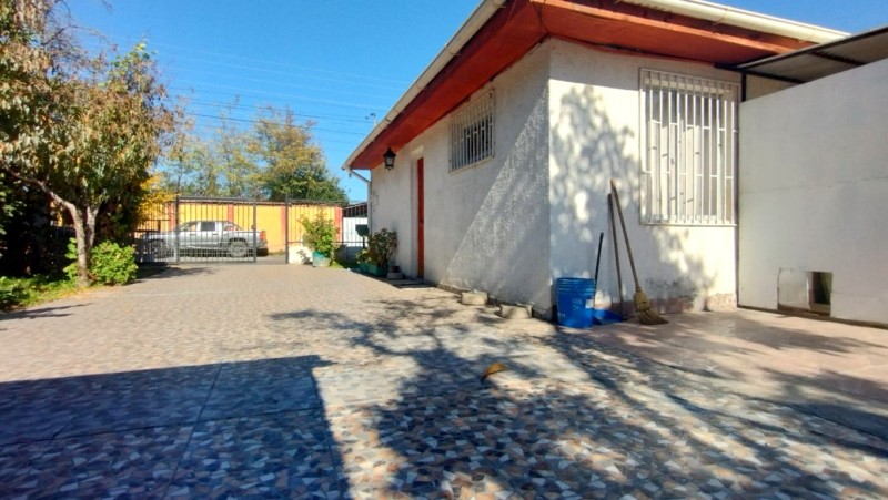 Casa Urbana, Amplio Terreno Riesco Arriba, San Vicente