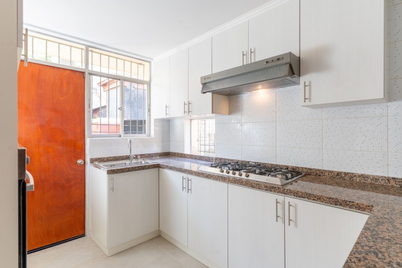 Se Vende Casa en 2 Norte Viña del Mar 4D 4B