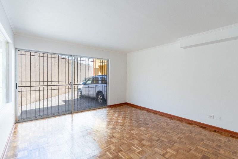 Se Vende Casa en 2 Norte Viña del Mar 4D 4B